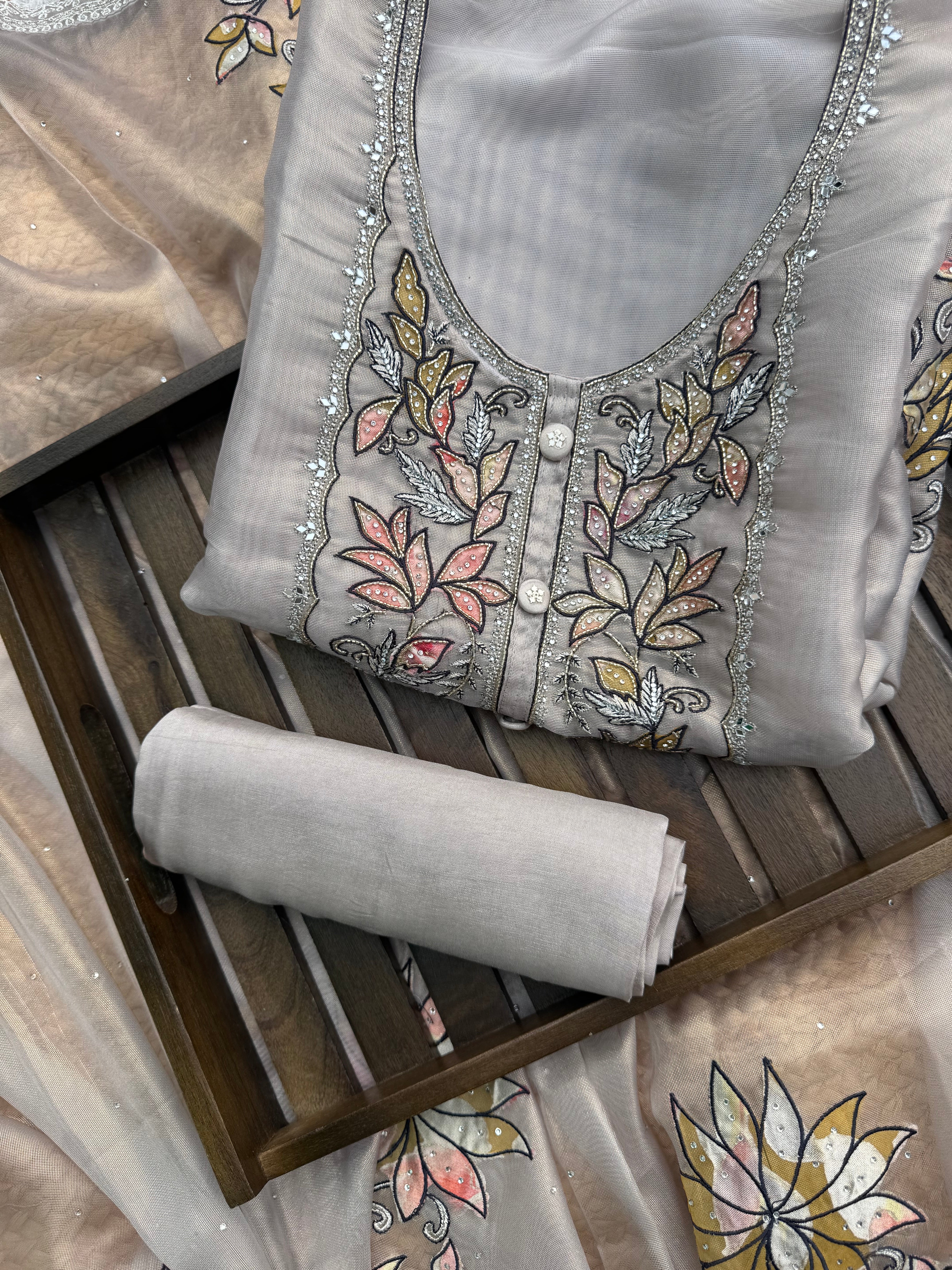Silver petals suit set