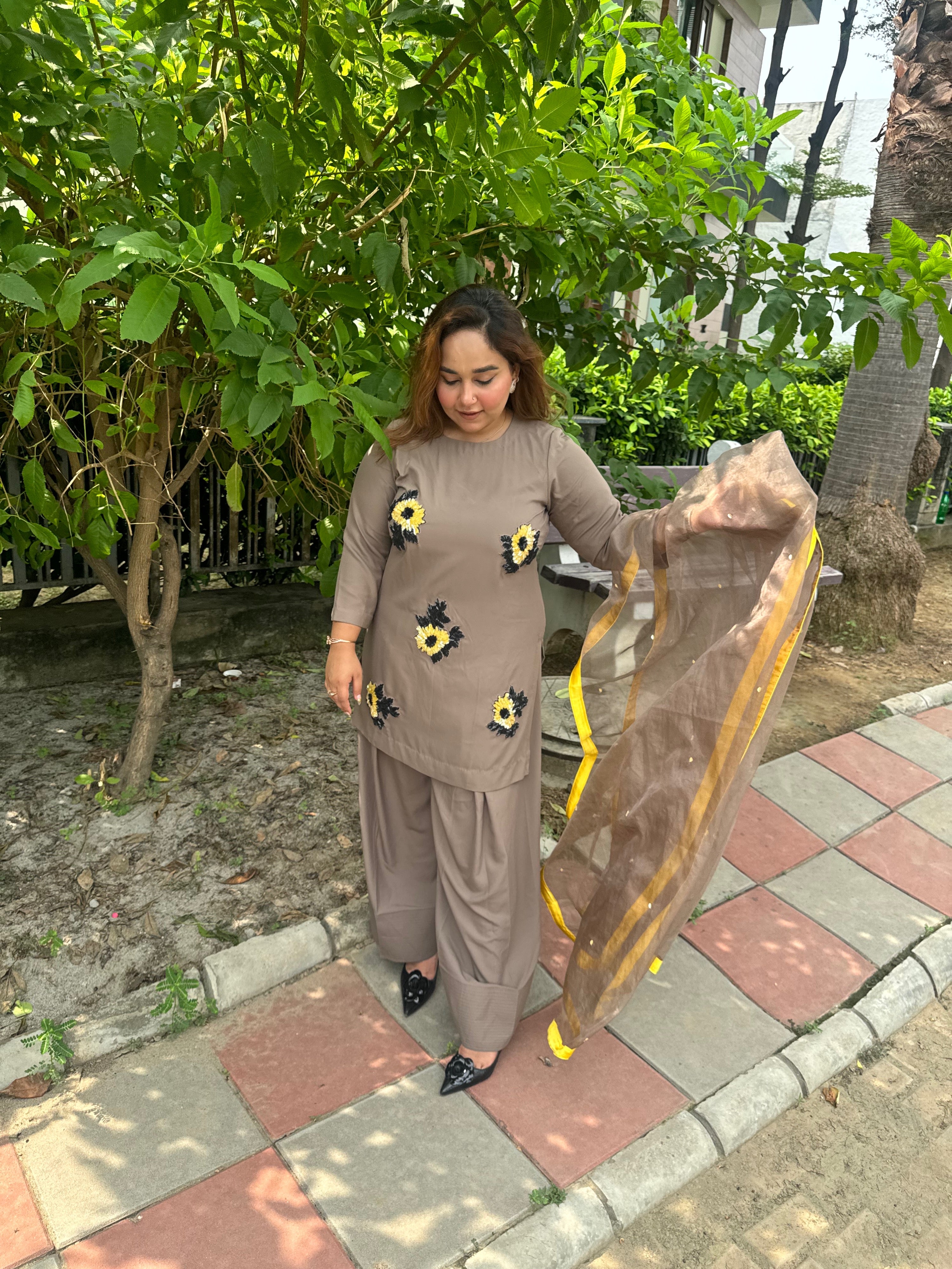 Sunflower farshi suit set