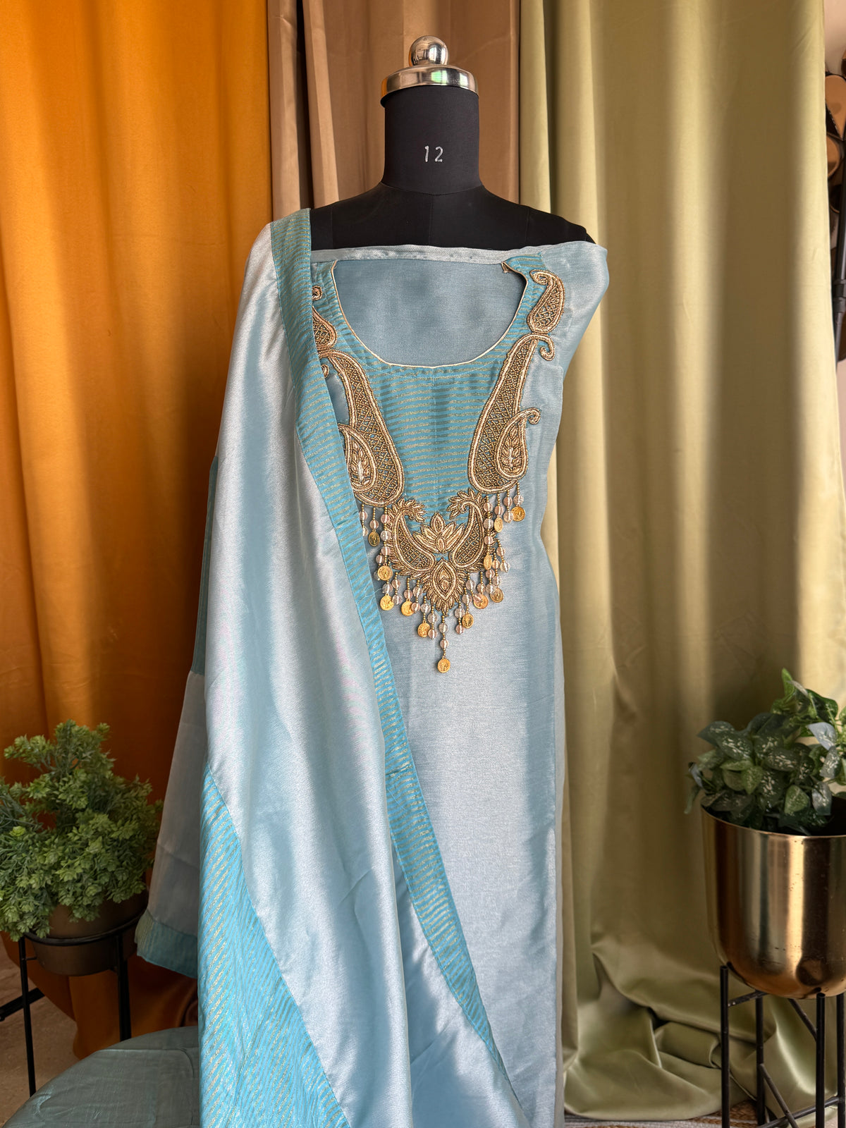Asmi suit set
