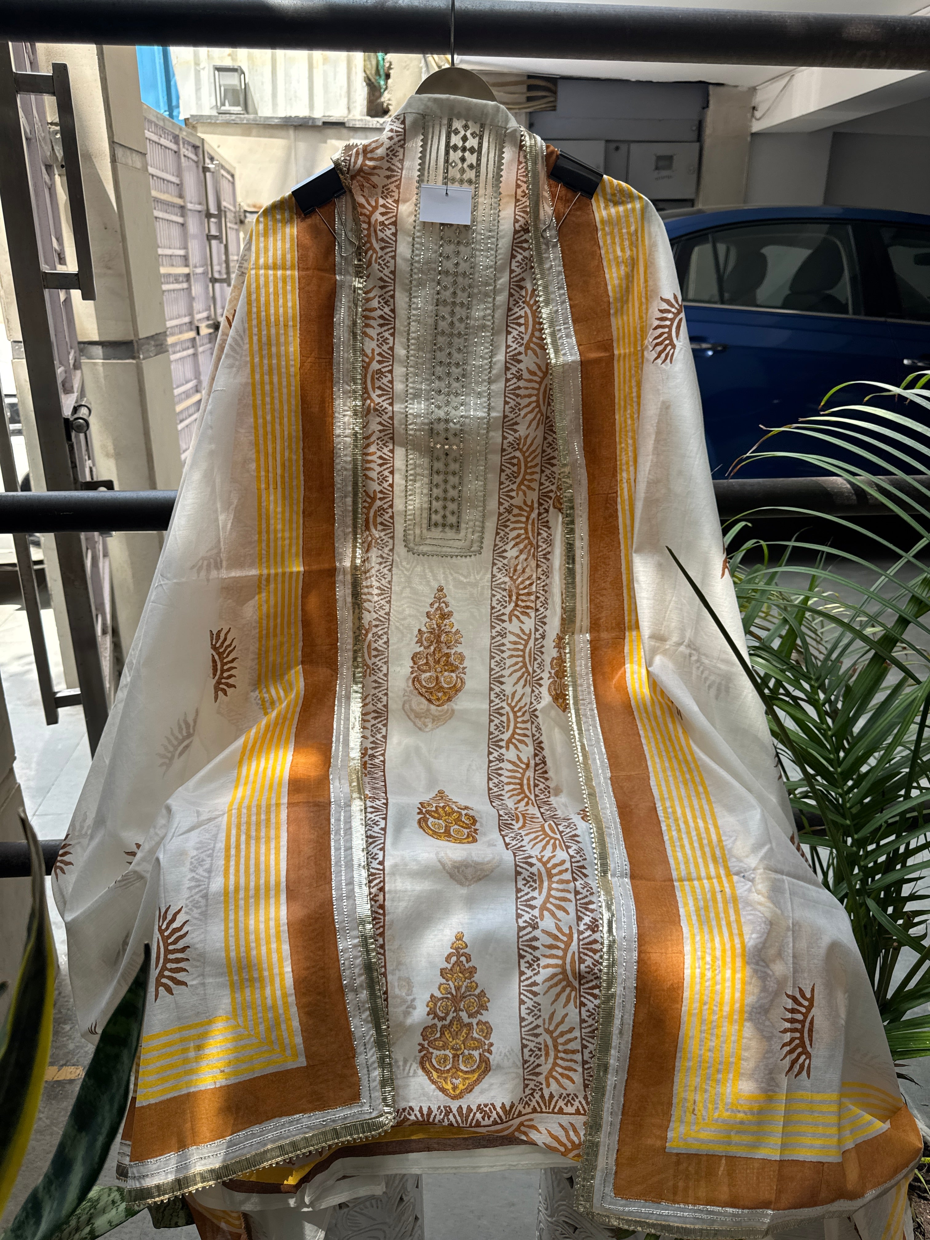 Sunehri pure mul suit set