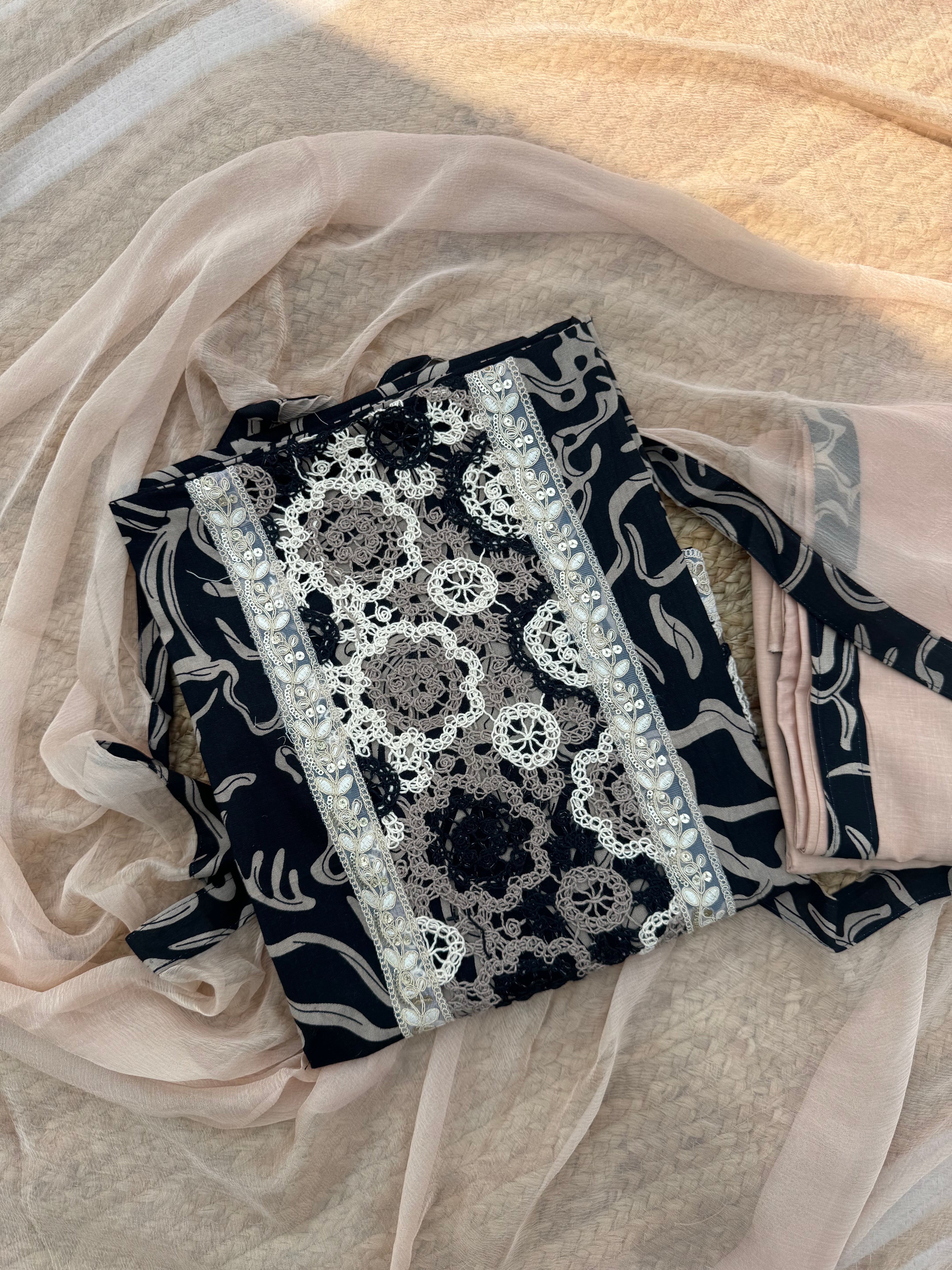 Inaaya cotton suit set