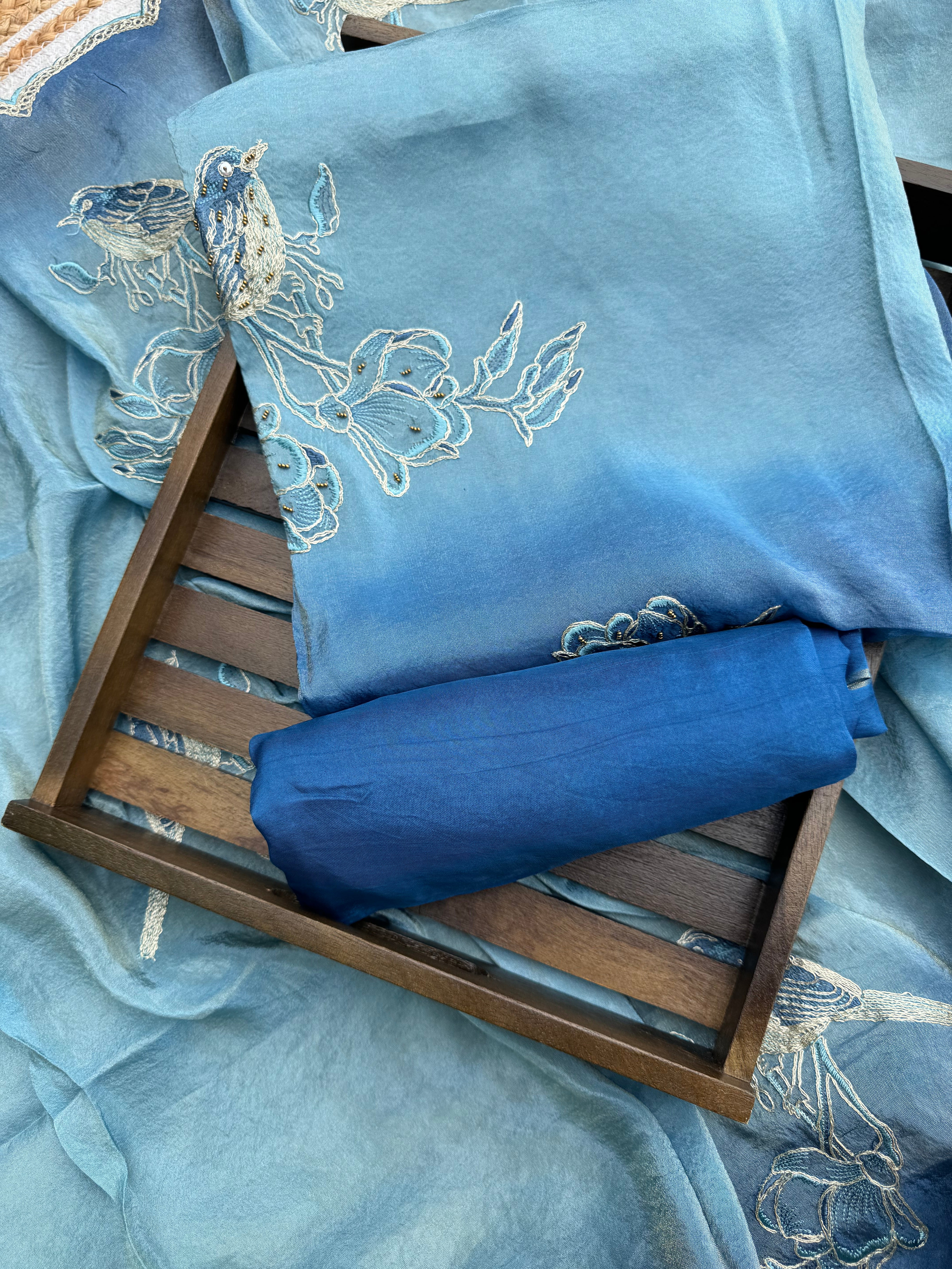 Tria tissue suit set