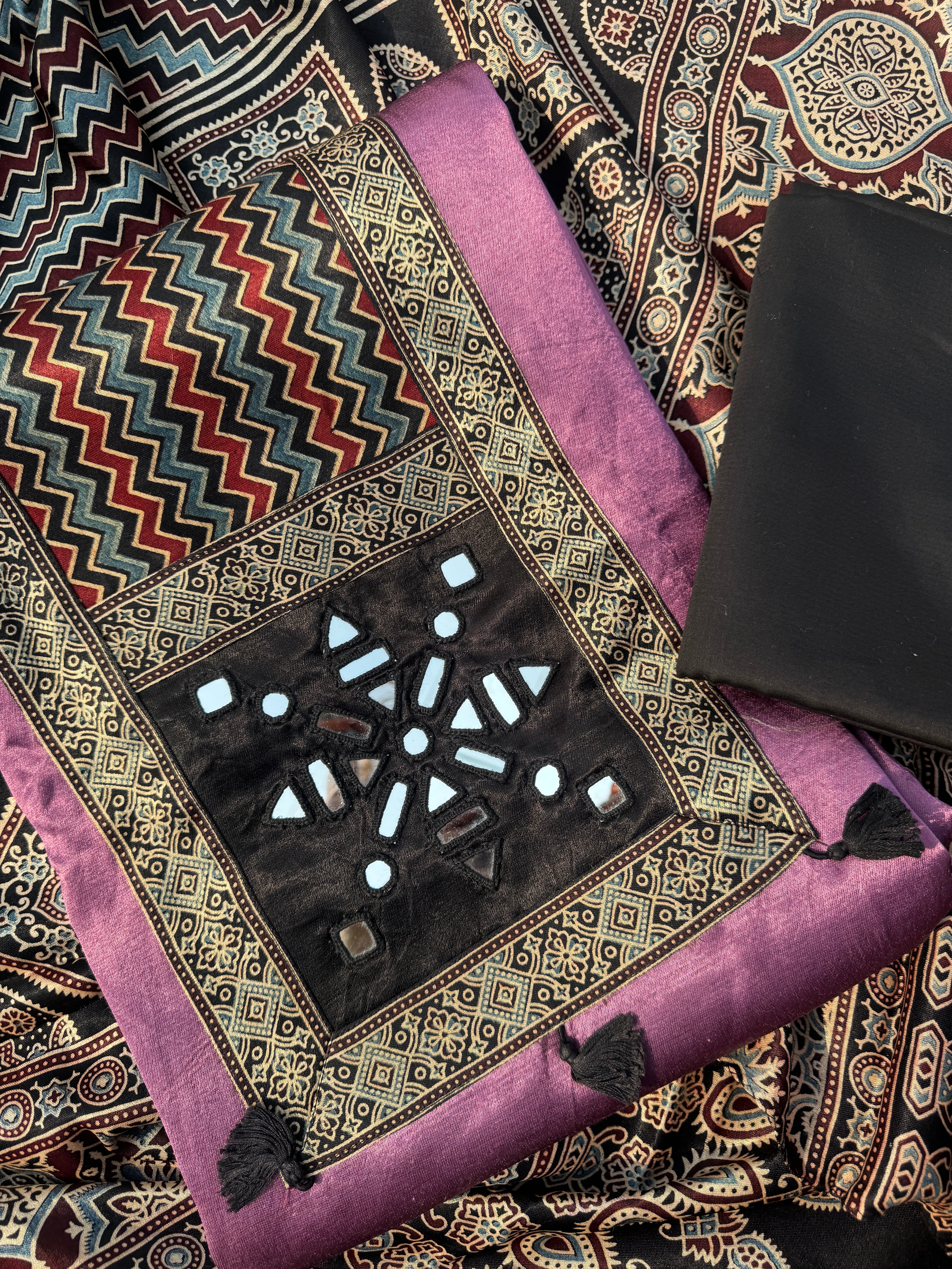 Ilaa pure mashru modal suit