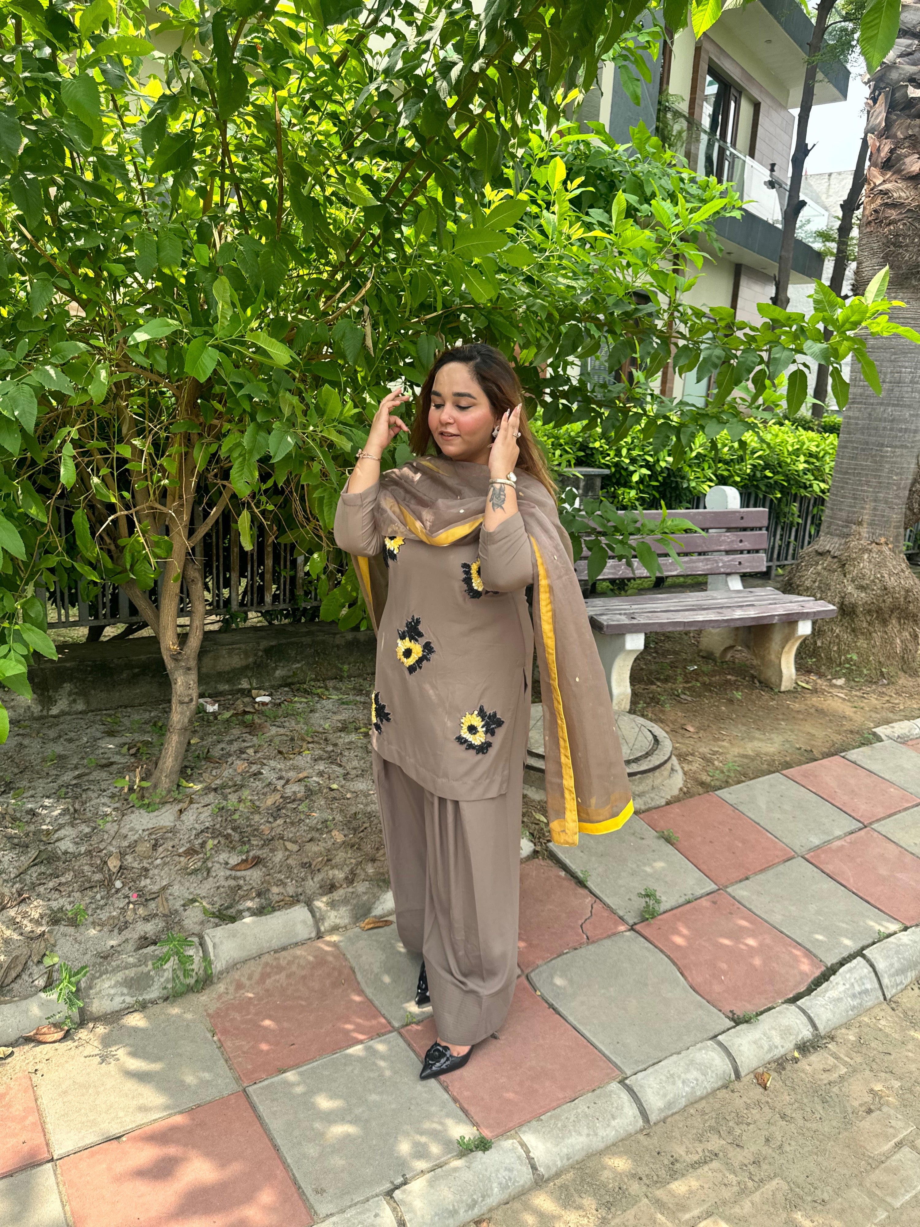 Sunflower farshi suit set