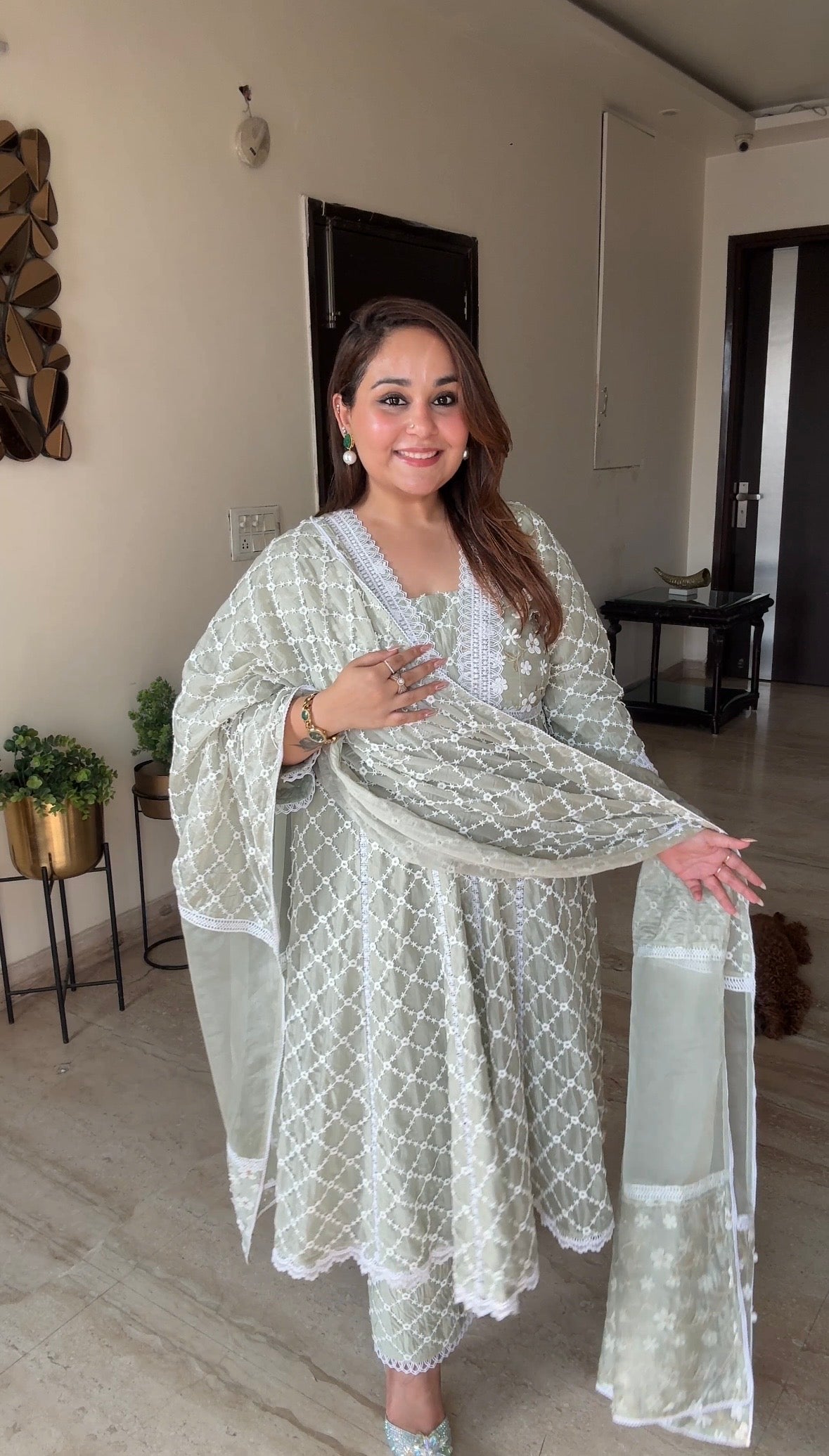 Traditional chic sets