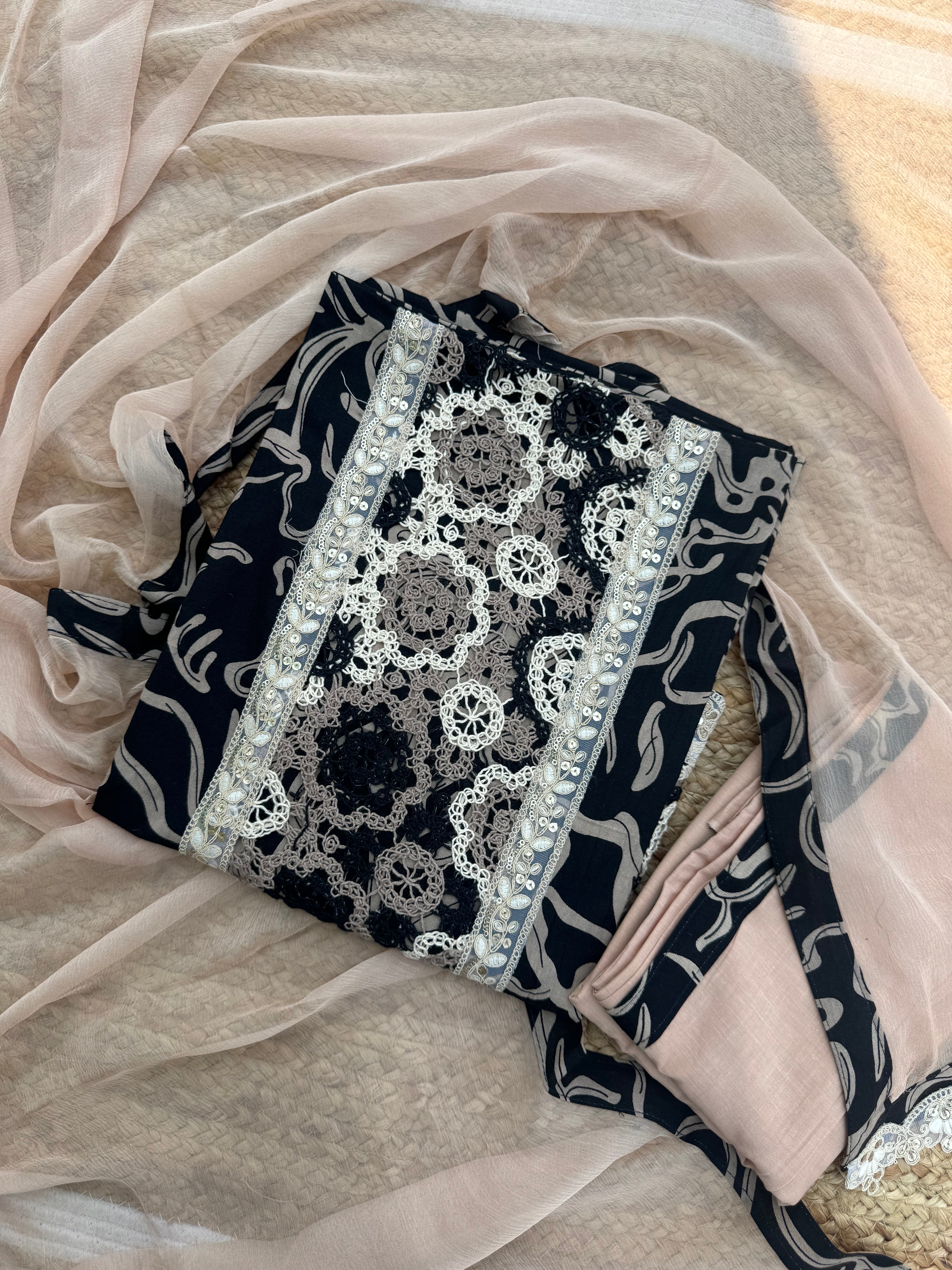 Inaaya cotton suit set