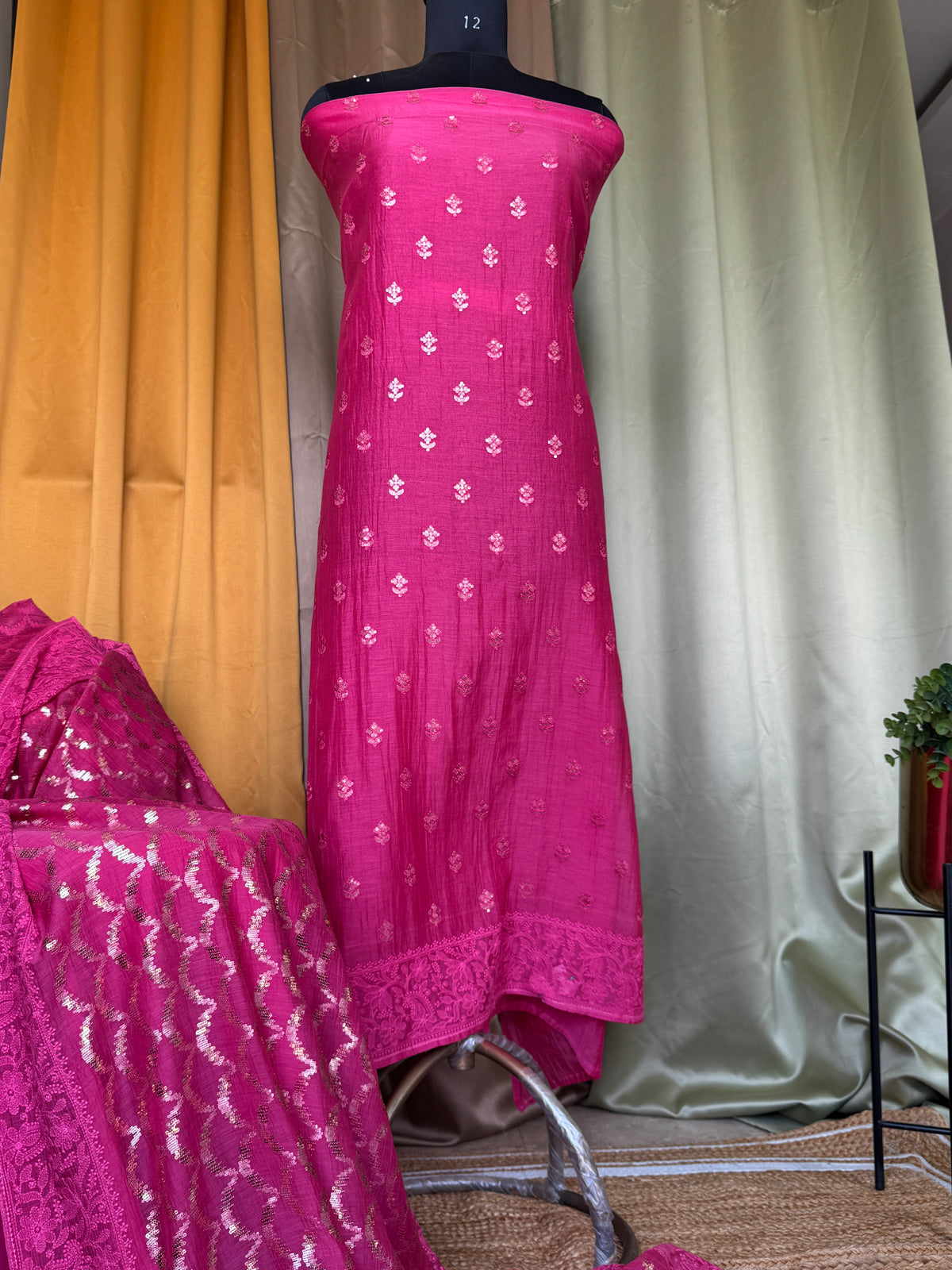Gulaabi suit set