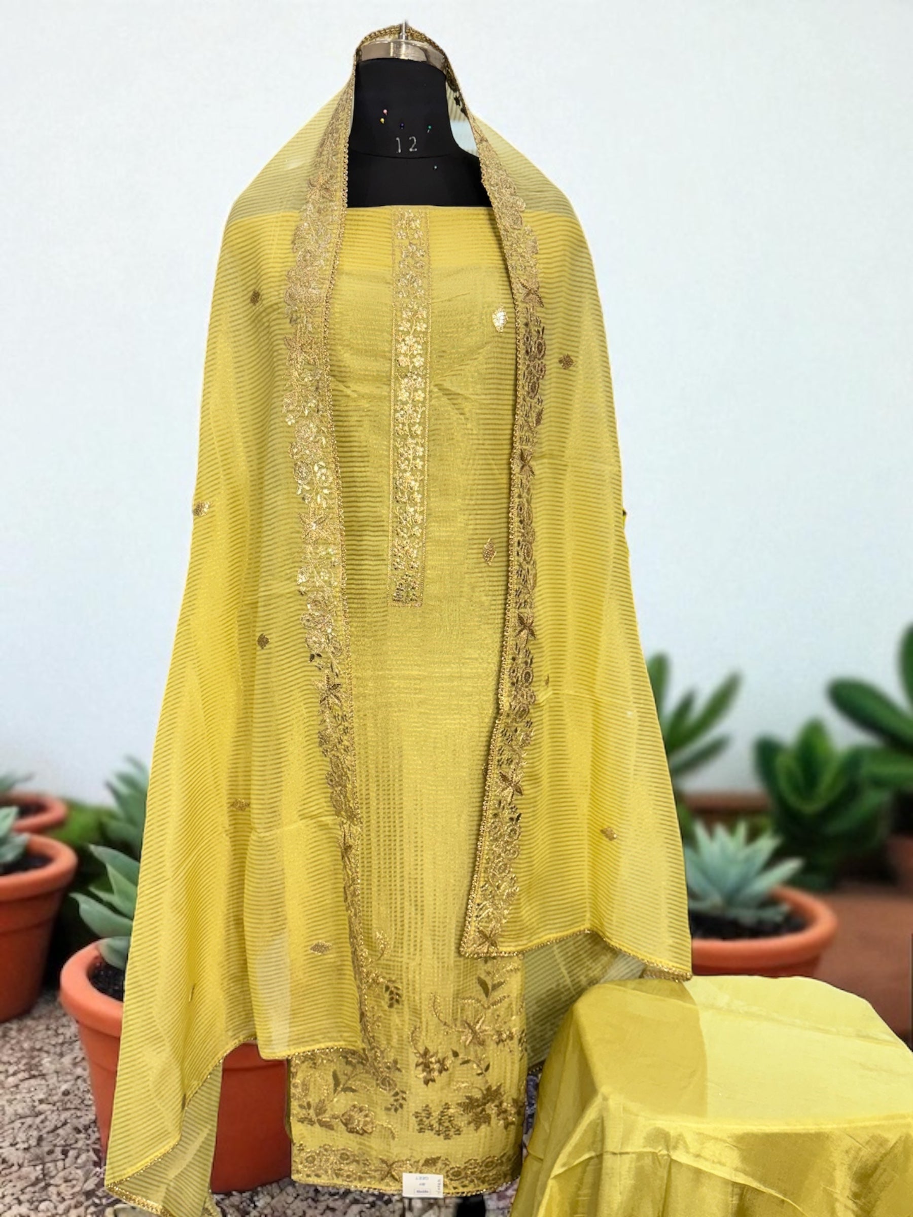 Lia tissue suit set