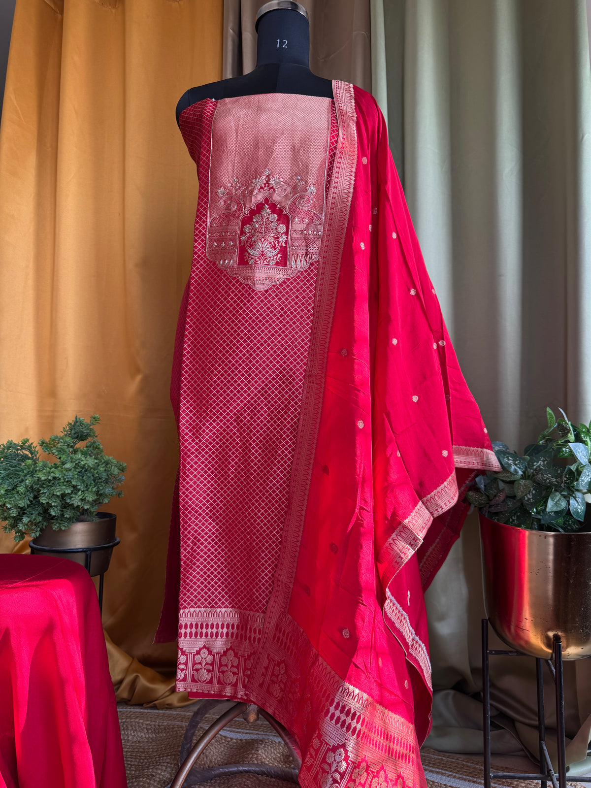 Gulaab suit set
