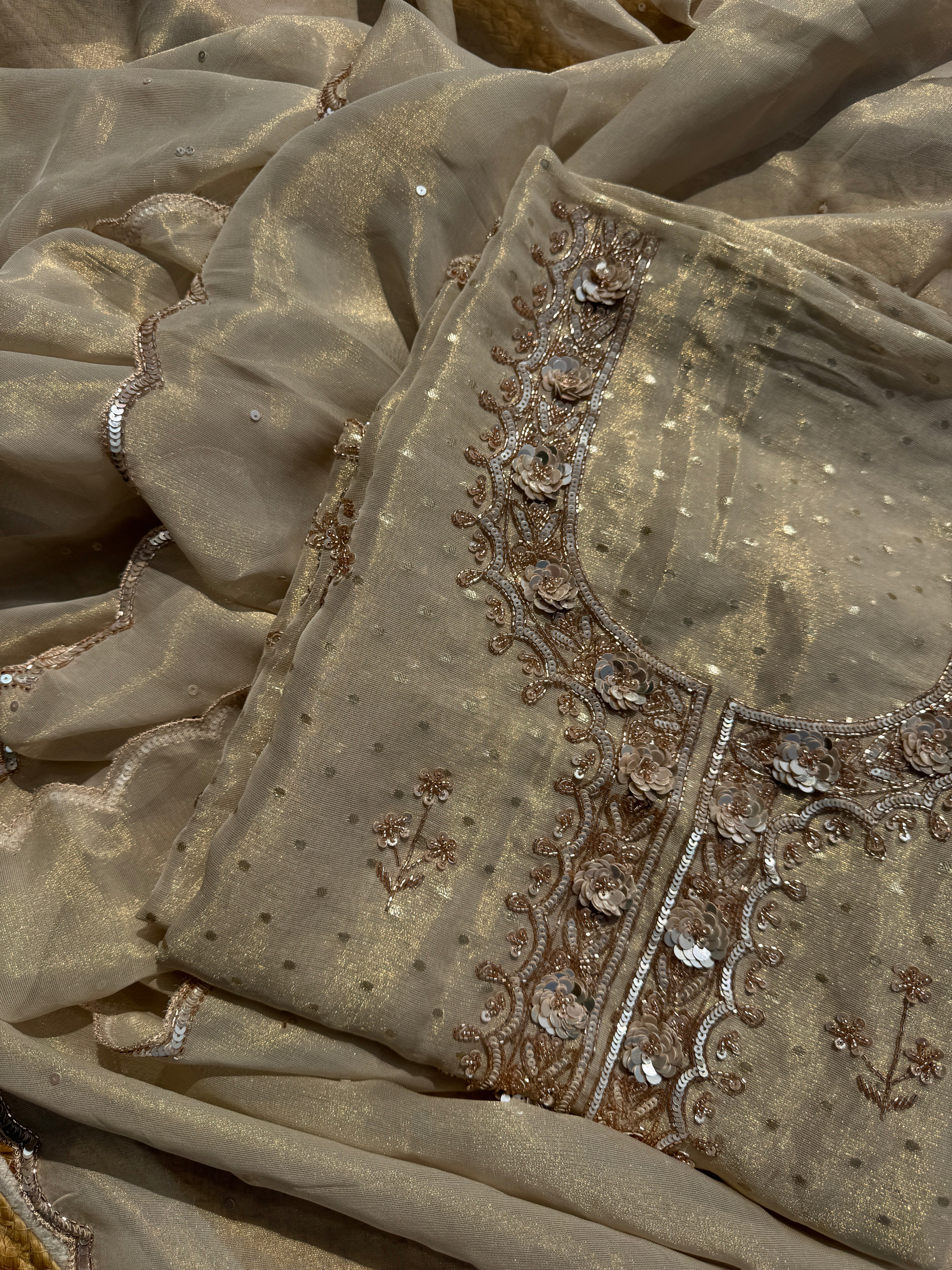 Noori tissue suit set