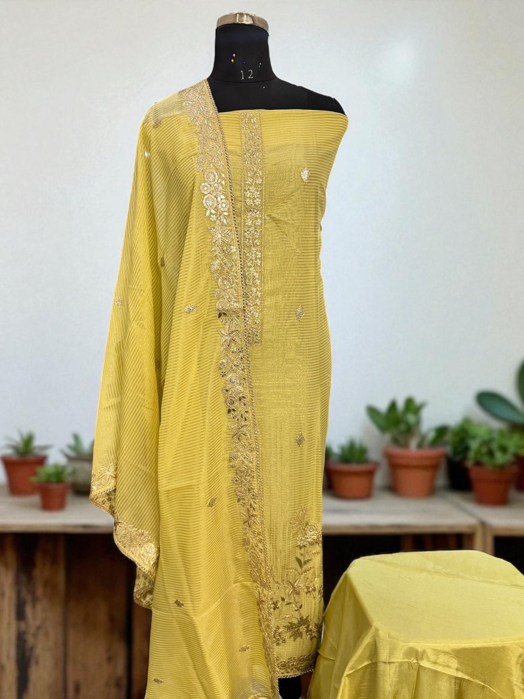 Lia tissue suit set