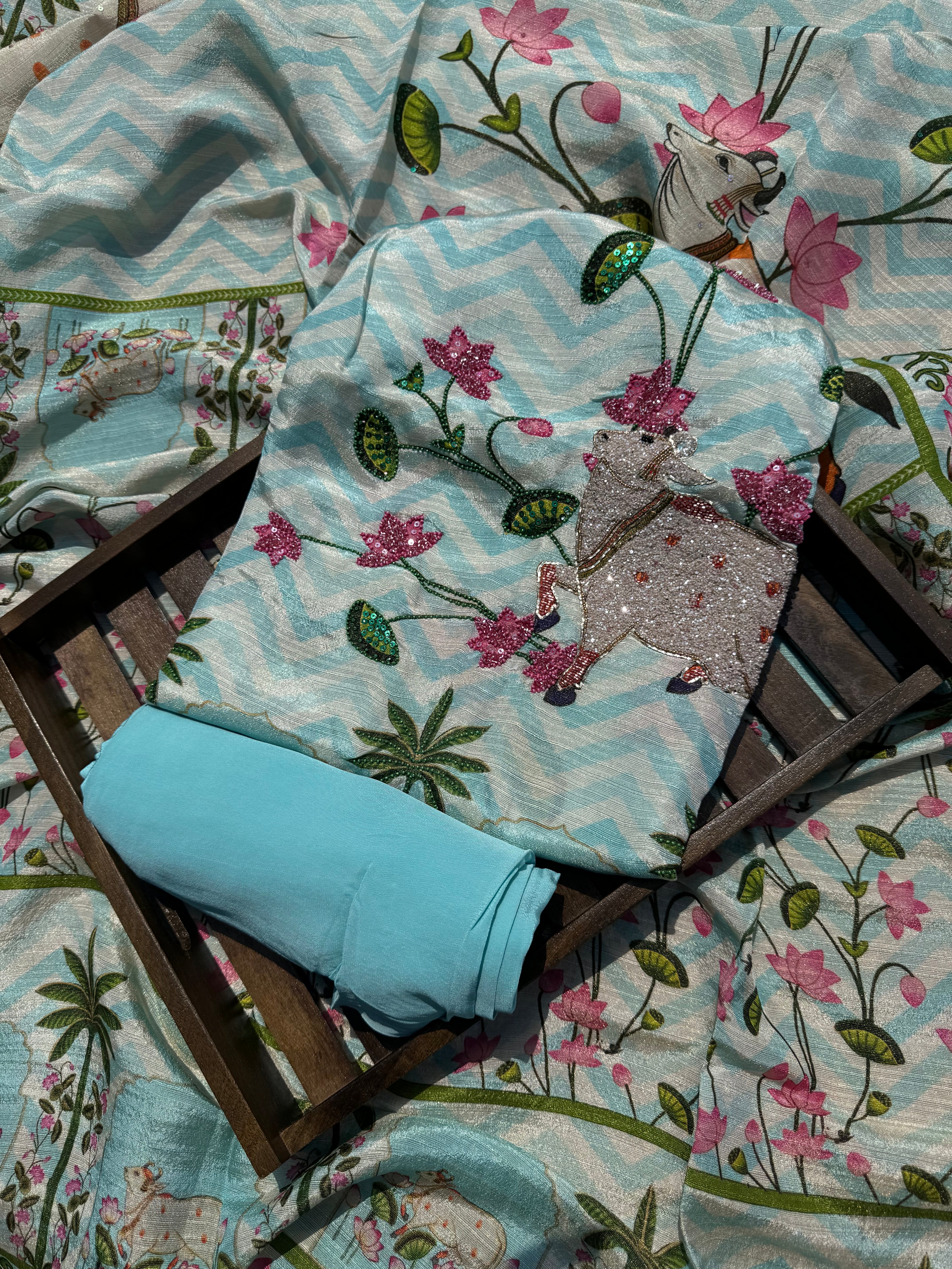 Pichwai elegance suit set