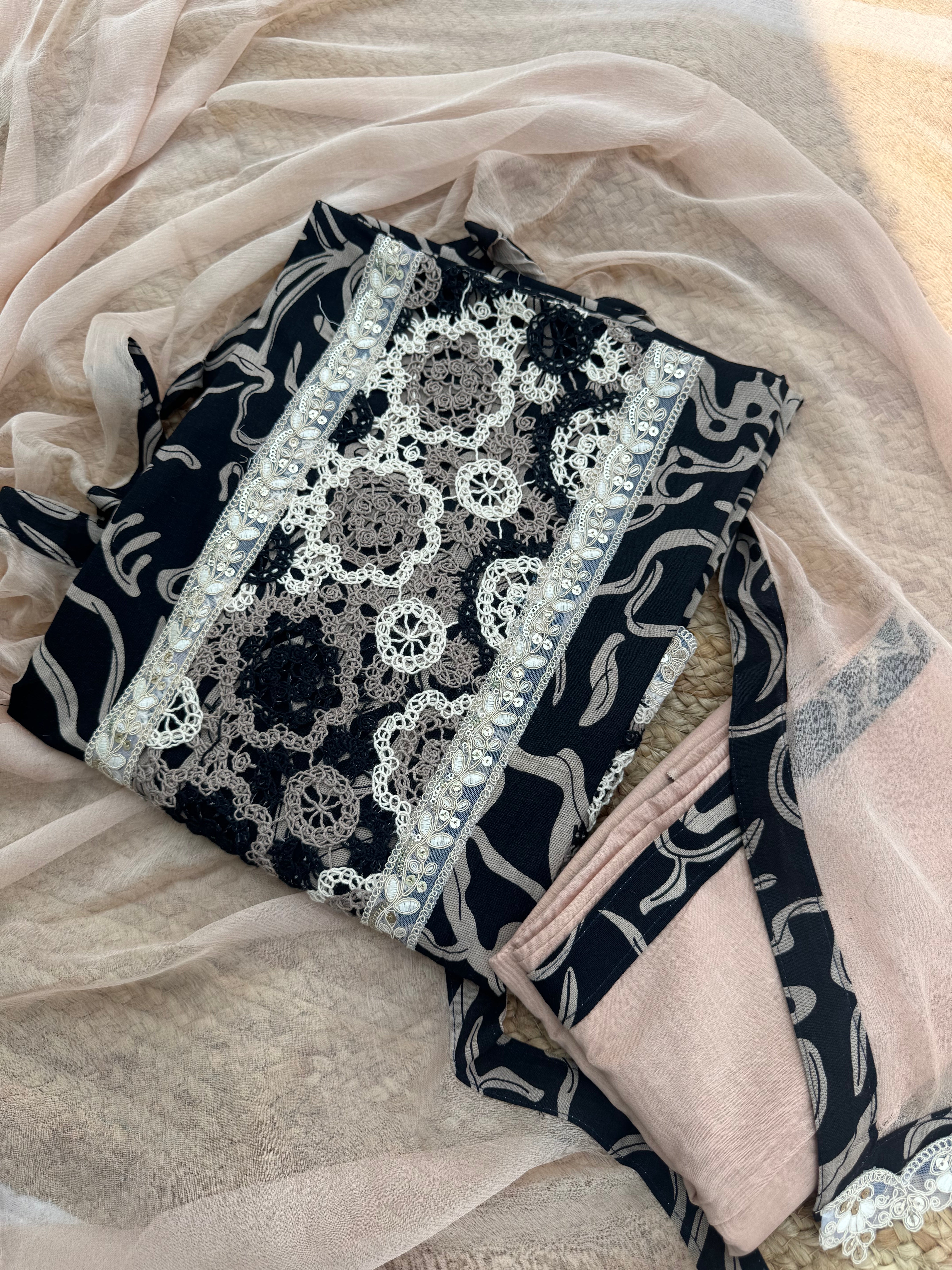 Inaaya cotton suit set