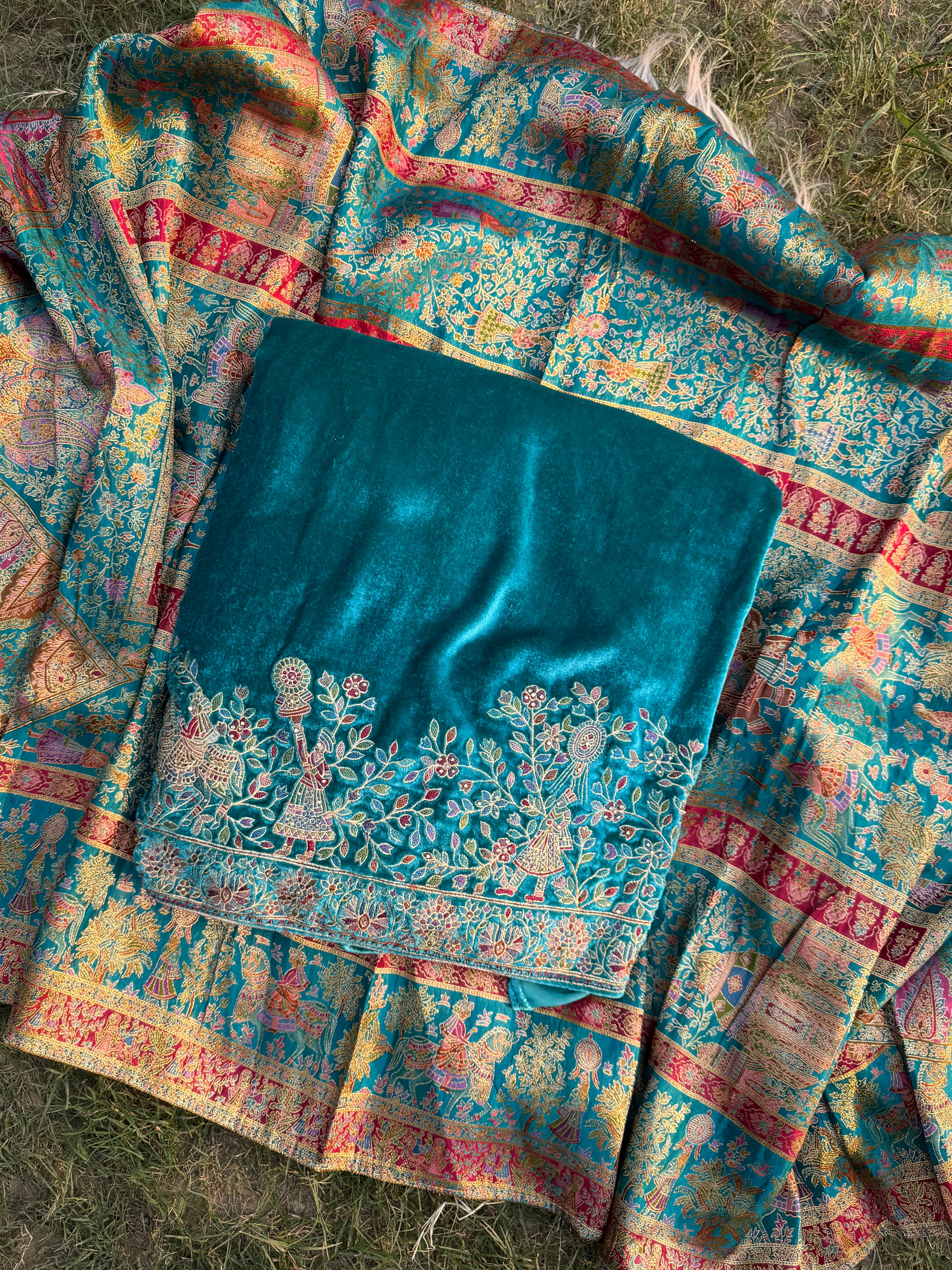 Regal silk velvet kaani set