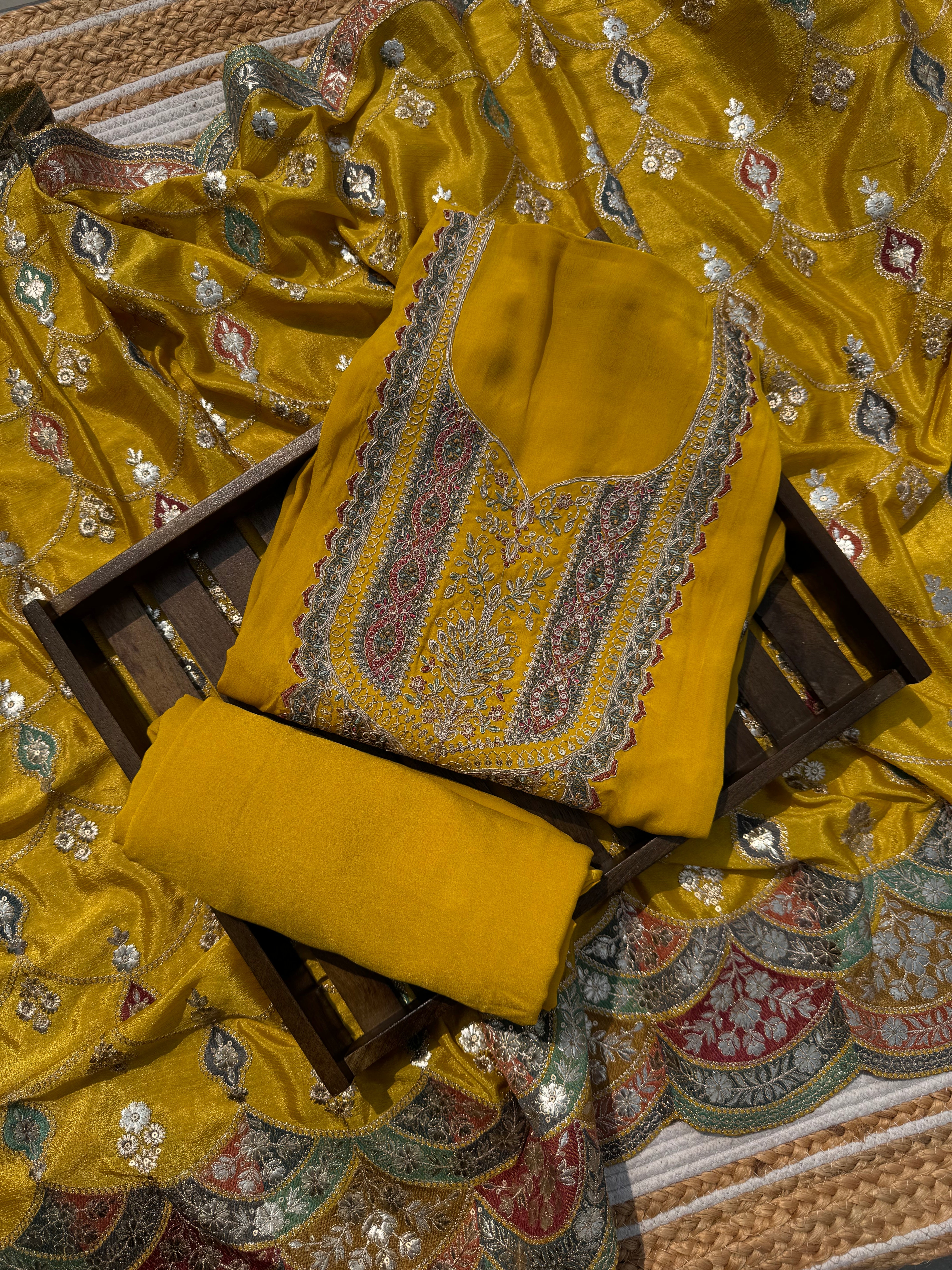 Elaris crepe suit set