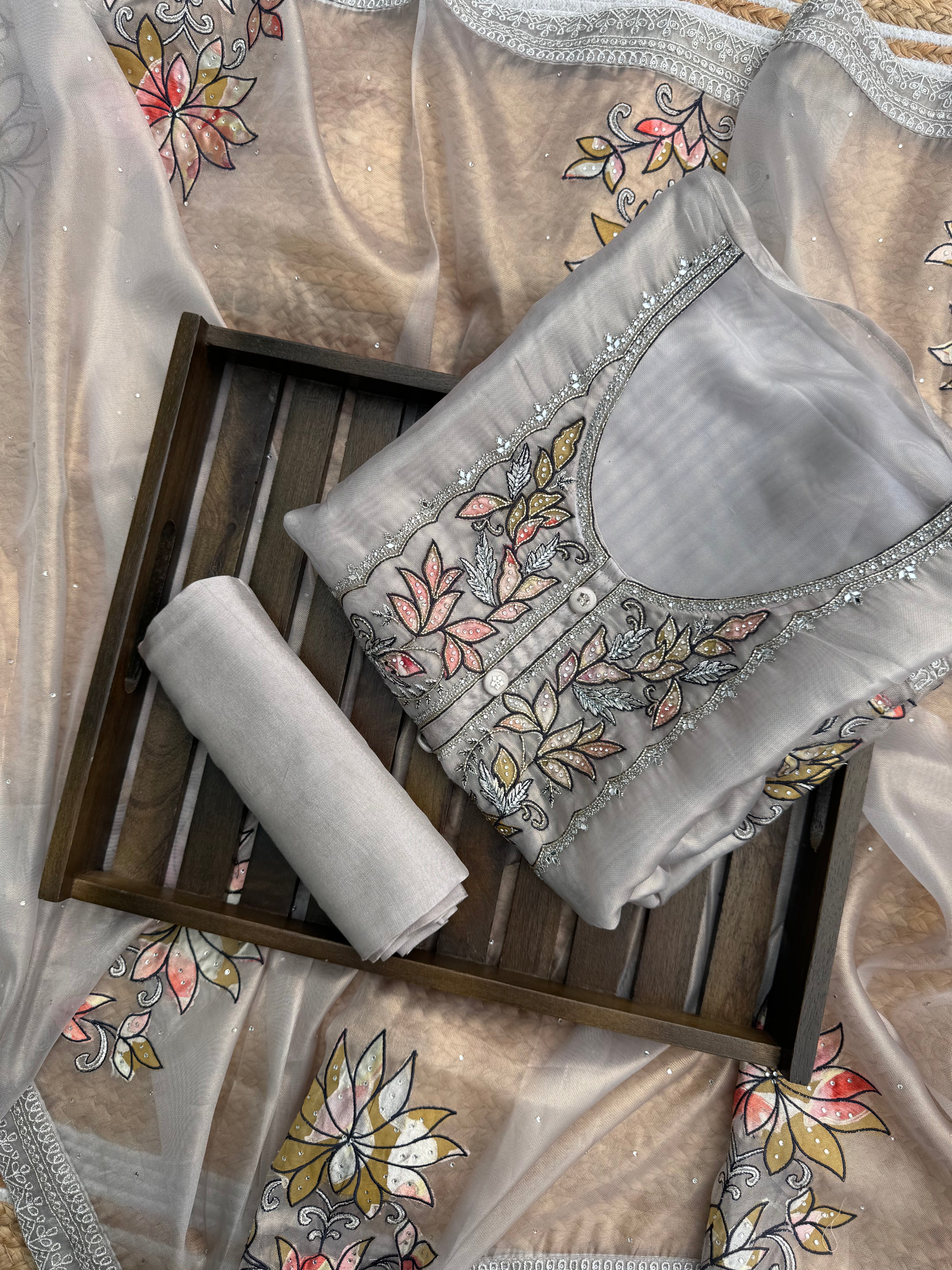 Silver petals suit set