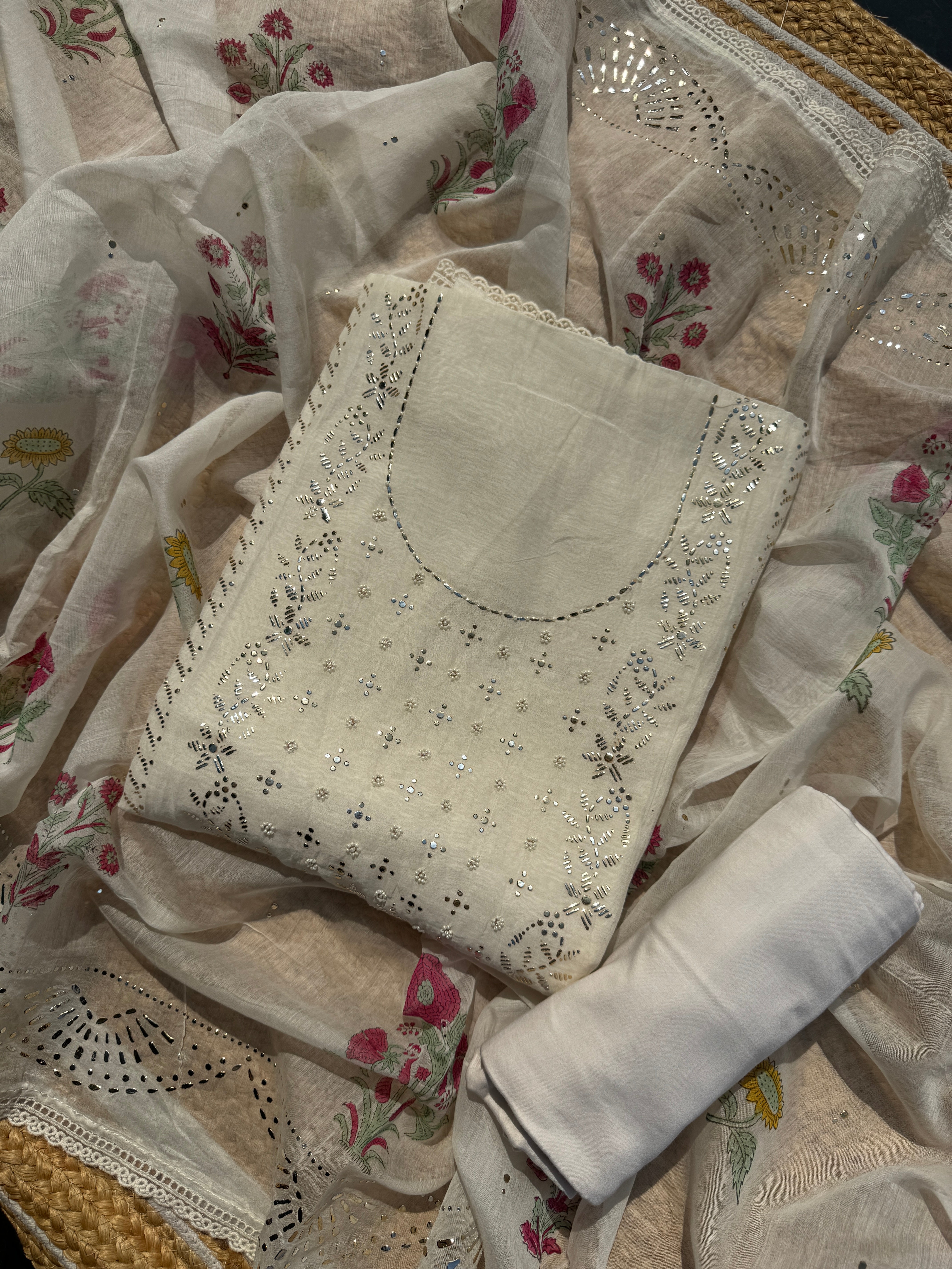 Saanjh mulmul suit set