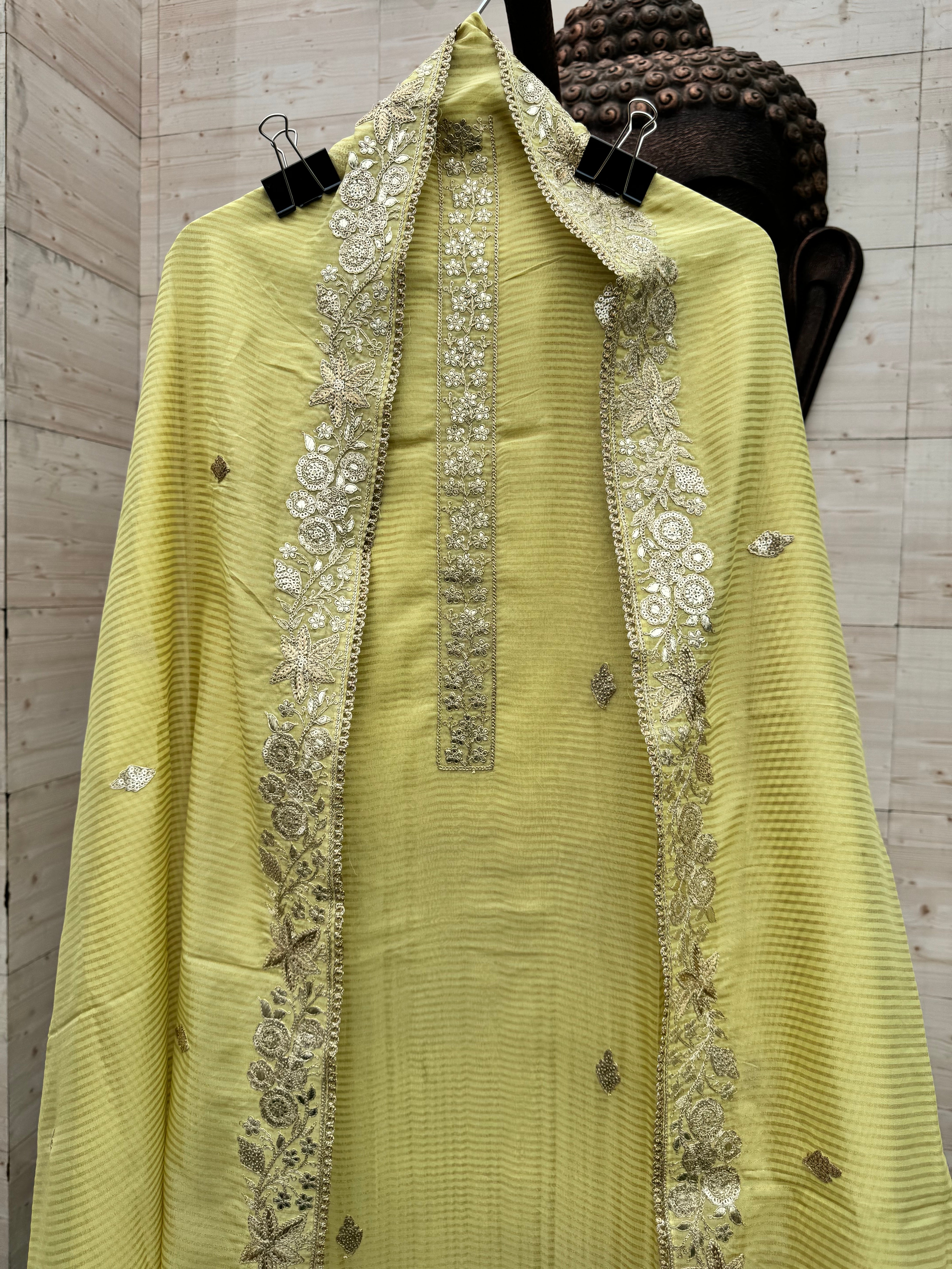 Neer tissue suit set