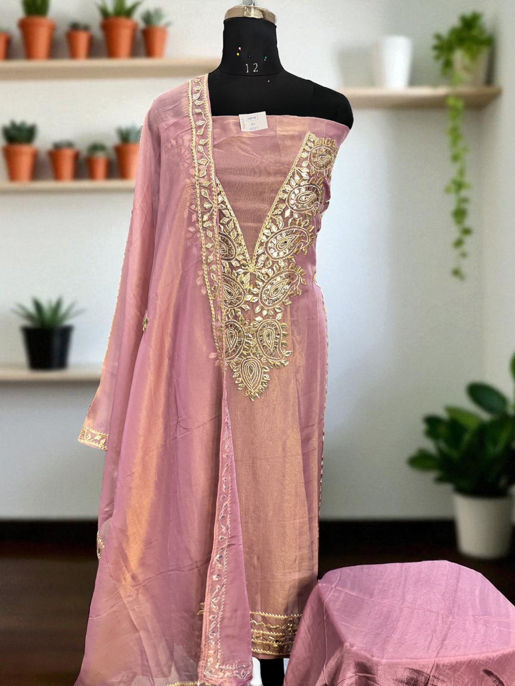 Kera tissue gota suit set