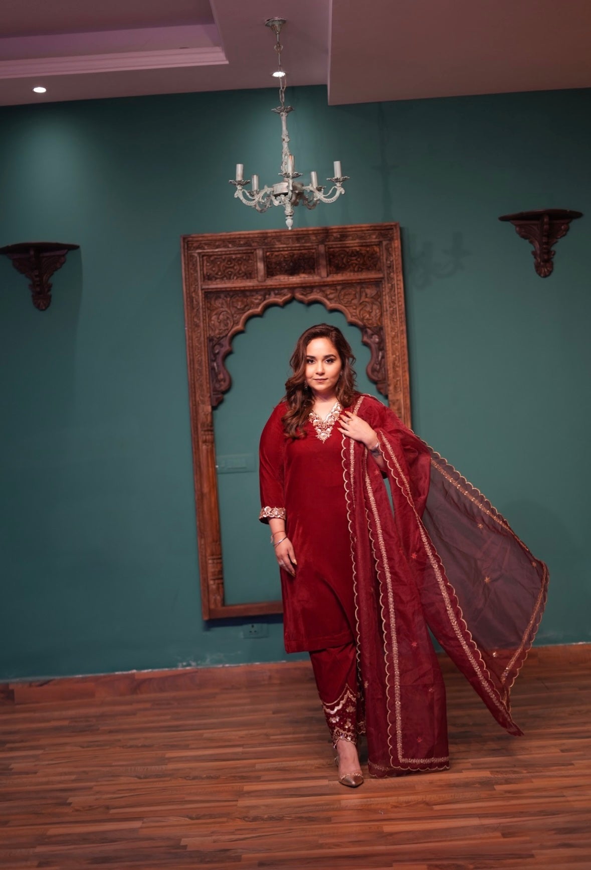 Aayat velvet suit set